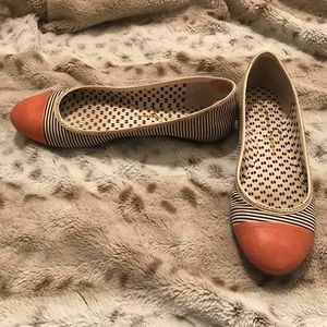 Jessica Simpson Vidan Flat